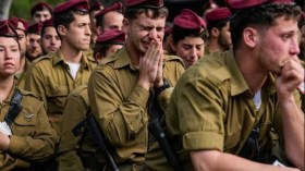 “يرغب في مغادرة غزة”.. والدة ضابط بجيش الاحتلال تكشف ما شاهده من أهوال