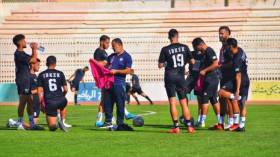 غلق هذَين الملعبَين