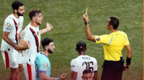 لقطة طريفة في مباراة مانشستر سيتي والعين الإماراتي (فيديو)