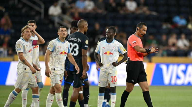 اللقاء أداره الجزائري غربال.. سالزبورغ يفوز على باتشوكا ويتصدر مجموعة ريال مدريد