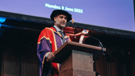 خلال حفل منحه درجة الدكتوراه الفخرية.. غوارديولا يلقي خطابا مؤثرا عن غزة