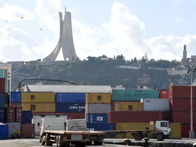 Commerce extérieur: des documents de domiciliation bancaire remis à 230 importateurs