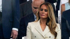 بالفيديو.. ميلانيا ترامب تتعرض لموقف محرج أثناء عرض عسكري