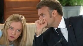 ميلوني ترمق ماكرون بنظرات مشمئزة خلال قمة السبع.. ماذا قال لها؟