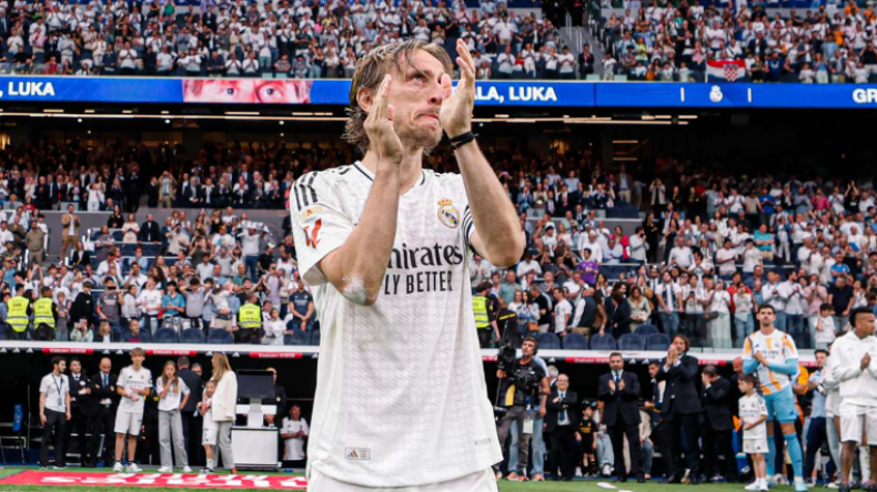 مودريتش يقترب من الانضمام لنادي ميلان