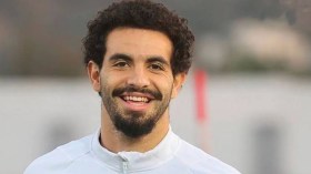 آيت نوري خامس جزائري يتقمص ألوان مانشستر سيتي