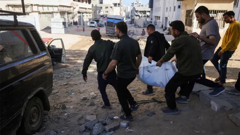 الاحتلال حوّل مراكز التوزيع لمصائد موت… 30 شهيدا في مذبحة “المساعدات” برفح