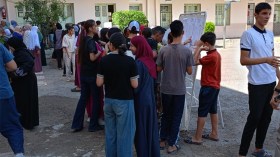 جزائريون يتنافسون على تكريم المتفوقين في شهادة التعليم المتوسط
