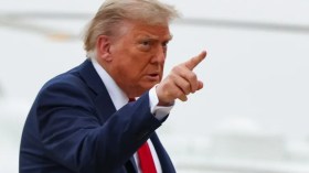 دونالد ترامب يأمر بإرسال غواصتين نوويتين عقب تصريحات “استفزازية” من روسيا