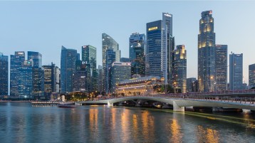 سنغافورة.. كيف نجحت جزيرة صغيرة بلا موارد في تحقيق نهضة استثنائية؟