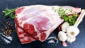 8 طرق عملية لتسريع طهي اللحم