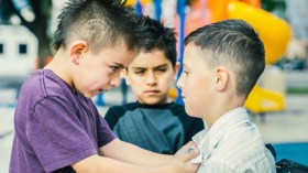 سياسة “الكومبلو” داخل العائلات.. من هنا يبدأ الانقسام وتظهر العداوات