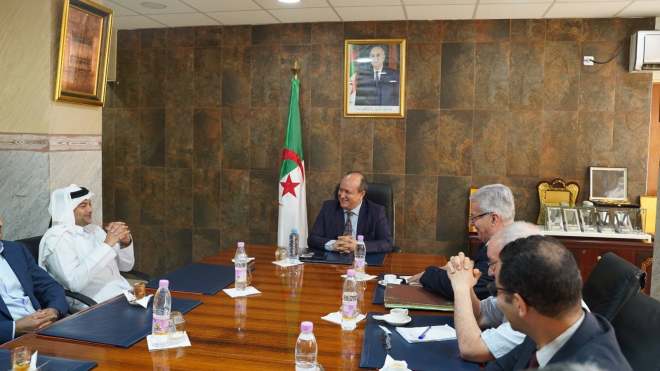 الشراكة الجزائرية-القطرية: غريب يستقبل وفدا رفيع المستوى من شركة “بلدنا الجزائر”