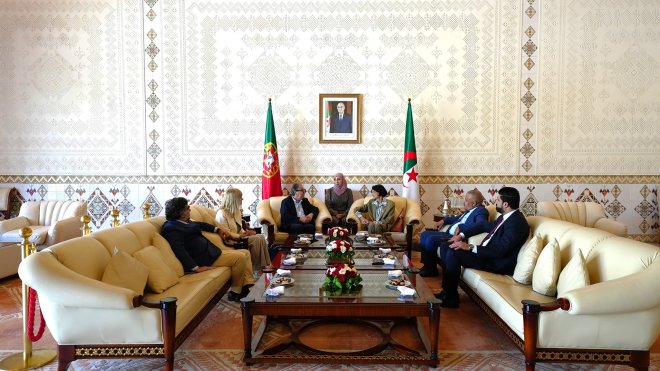 رئيس المحكمة الدستورية للبرتغال يحل بالجزائر