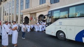 بالفيديو.. تصعيد الحجاج الجزائريين إلى عرفات