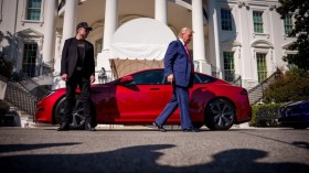 ترامب يصف ماسك بـ “المجنون”.. هكذا بدأت أعنف مواجهة بينهما