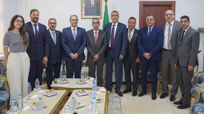 اهتمام أردني بالخبرة الجزائرية في إنتاج الأدوية المبتكرة