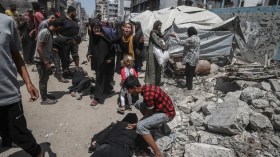 جنود صهاينة يعترفون: “تنافسنا على قتل طالبي المساعدات تنفيذاً للأوامر”