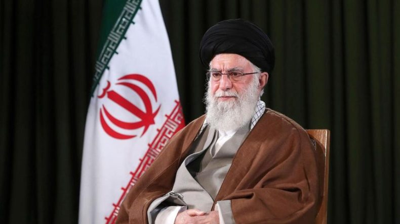 خامنئي يرد على ترامب: إيران “لن تستسلم أبدا”