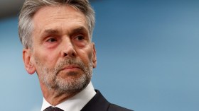 رئيس الوزراء الهولندي ديك شوف يستقيل لهذا السبب