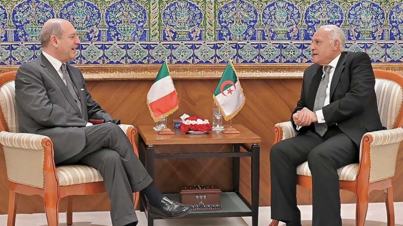 عطاف يستقبل الأمين العام لوزارة الخارجية الإيطالية