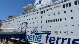 الباخرة اليونانية “فينيزولوس” تصل إلى الجزائر لتدعيم الأسطول الجزائري هذا الصيف