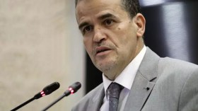 رزيق يُسلّم 230 توطين بنكي لمستوردي معدات وتجهيزات صناعية