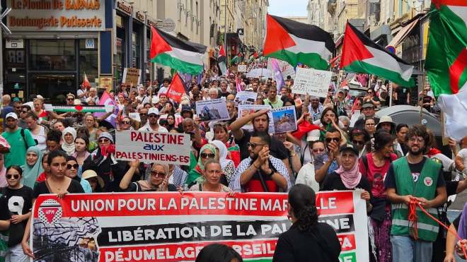 “أول ما تعلمته بالعربية: قصف واحتلال”… مسيرة مرسيليا من أجل فلسطين