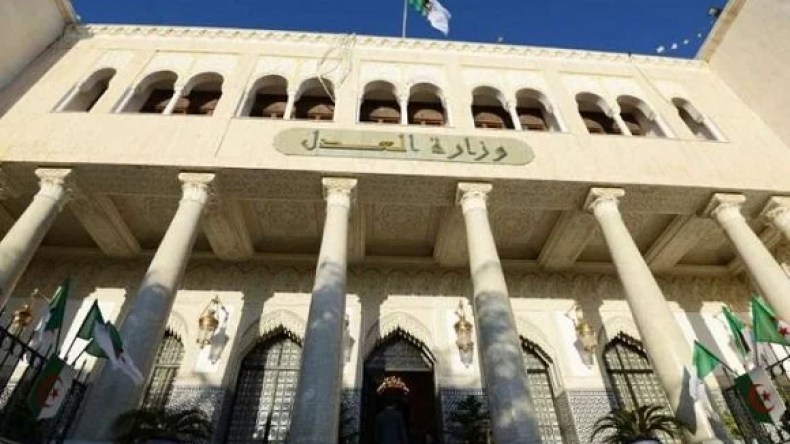 إحالة ملف محاولة الانتحار أمام مقر وزارة العدل إلى قسم مكافحة الإرهاب والجريمة المنظمة