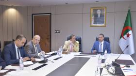 وزير النقل يبحث مع السفير الإسباني استكمال مشروع تطوير المجال الجوي