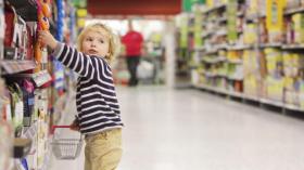 لماذا يلجأ الطفل إلى السرقة؟