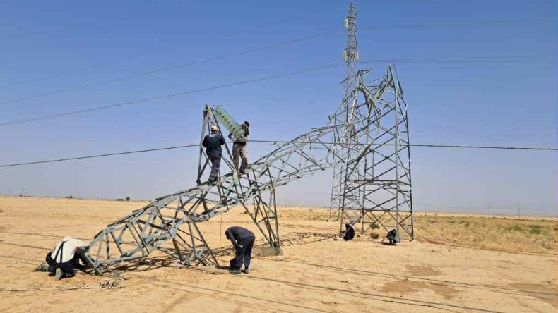 بعد سقوط أبراج التوتر العالي.. تدخل سريع لسونلغاز يعيد الكهرباء بتبسة
