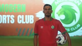 آدم رجم يلتحق بنادي مودرن سبور المصري