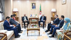 “الثورة الجزائرية مصدر إلهام للشعوب في تقرير مصيرها”