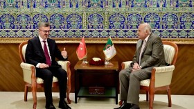 عطاف يستقبل نائب وزير الخارجية التركي