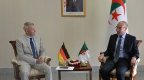 شايب يشدّد على ضرورة تعزيز الإجراءات الكفيلة بضمان أمن وسلامة أفراد الجالية الجزائرية بألمانيا