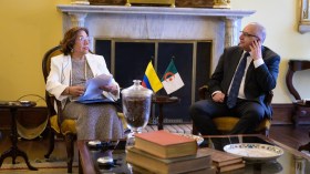 التزام جزائري كولومبي بمواصلة الدفاع عن القضايا العادلة