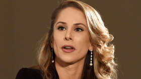 في فيديو جريء.. صحفية أمريكية شهيرة تفضح حكومة بلادها!