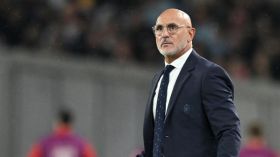 ما سبب استعمال مدرب إسبانيا لِعبارة “الخدمة العسكرية”؟