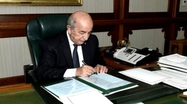 Le président de la République signe deux décrets présidentiels portant mesures de grâce