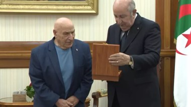 Le président de la République reçoit l’immense moudjahid, écrivain et romancier Rachid Boudjedra