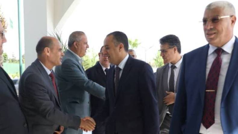 وزير الرياضة يُشرف على اختتام البطولة المدرسية بِوهران