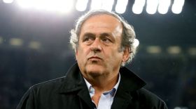 سرقة كؤوس وميداليات من منزل بلاتيني