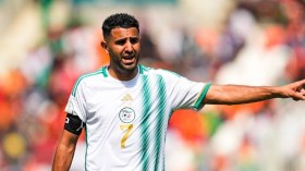 محرز ينضم إلى سليماني ويدعو المغتربين إلى عدم التماطل