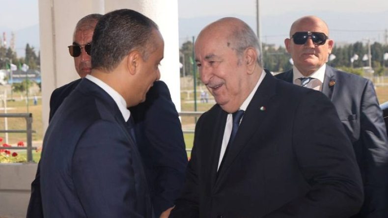 بِالفيديو: صادي وعليق ورابحي يُكرّمون رئيس الجمهورية تبون