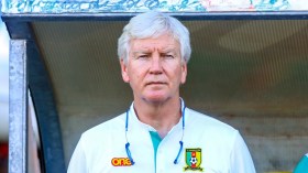 مدرب الكاميرون يرمي المنشفة