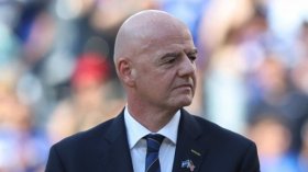 نقابة اللاعبين تُشبّه رئيس “الفيفا” بِالطّاغية نيرون الذي أحرق روما