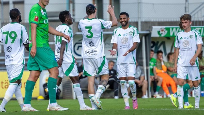 بِالفيديو: محرز يستهلّ تحضيرات الموسم الجديد بِتمريرة حاسمة
