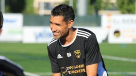 أخيرا.. أكرور يعتزل ممارسة الكرة بِعمر 50 سنة!