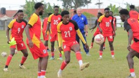 منافس المنتخب المحلي يستدعي 29 لاعبا